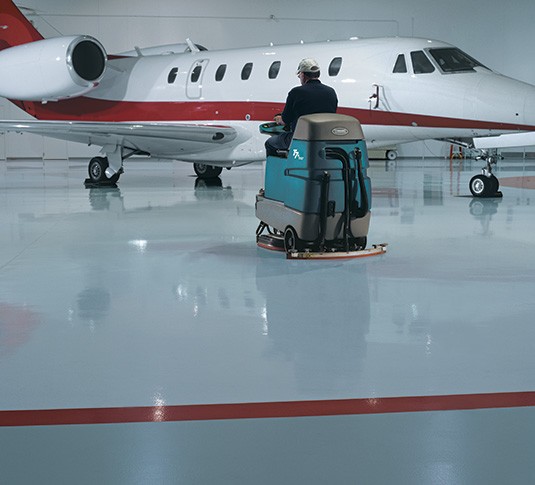 T7+ Ride-On Floor Scrubber-Dryer alt 2